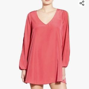 NWT Lovers + Friends Swing Dress Slit Sleeves Vneck Pull-on Medium Raspberry
